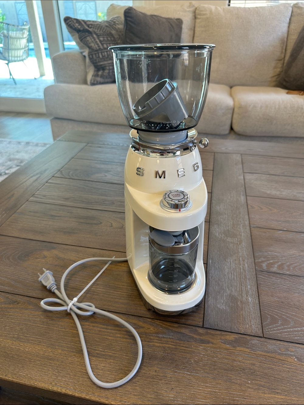 Smeg coffee bean grinder